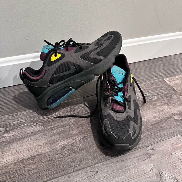 Nike Airmax Low Top in Black and Blue Chunky Sneakers Size 8.5 - Picture 1 of 10